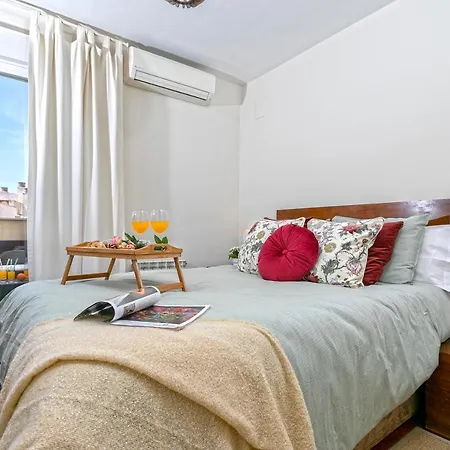 -malagasunapts- Citycentre Private Terrace *